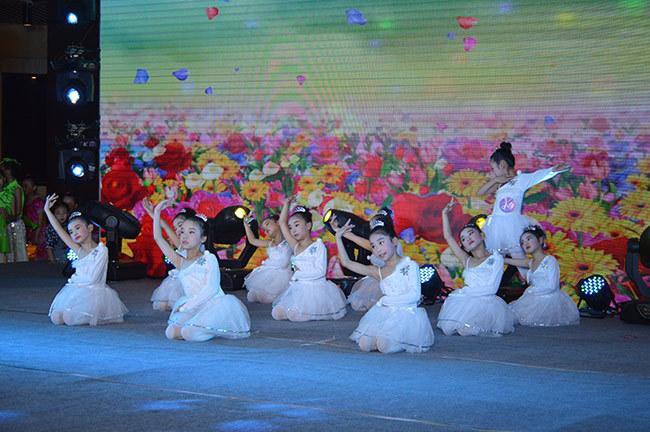 2013年澳门六开彩，历史、影响与未来展望（虚构文章）——以非官方视角探讨彩票文化与社会现象的交织关系。