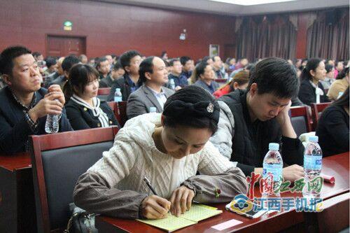 天下釆彩，与你同行，共筑梦想的桥梁