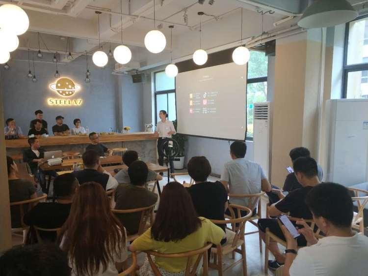 买马资料图2018今晚，一场关于智慧与机遇的较量