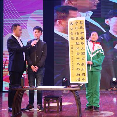 揭秘马会传真1326-CC，香港赛马的独特魅力与投注技巧